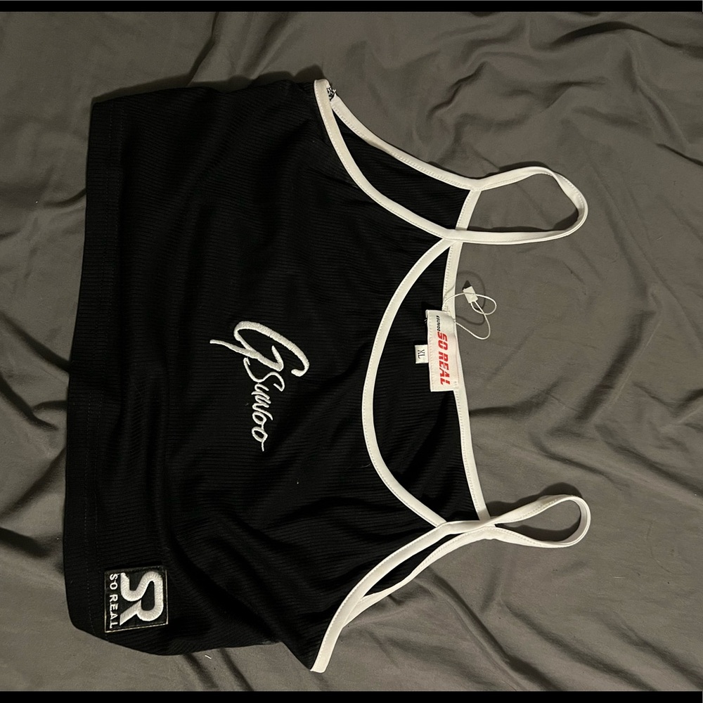 Black gsuwoo crop top
